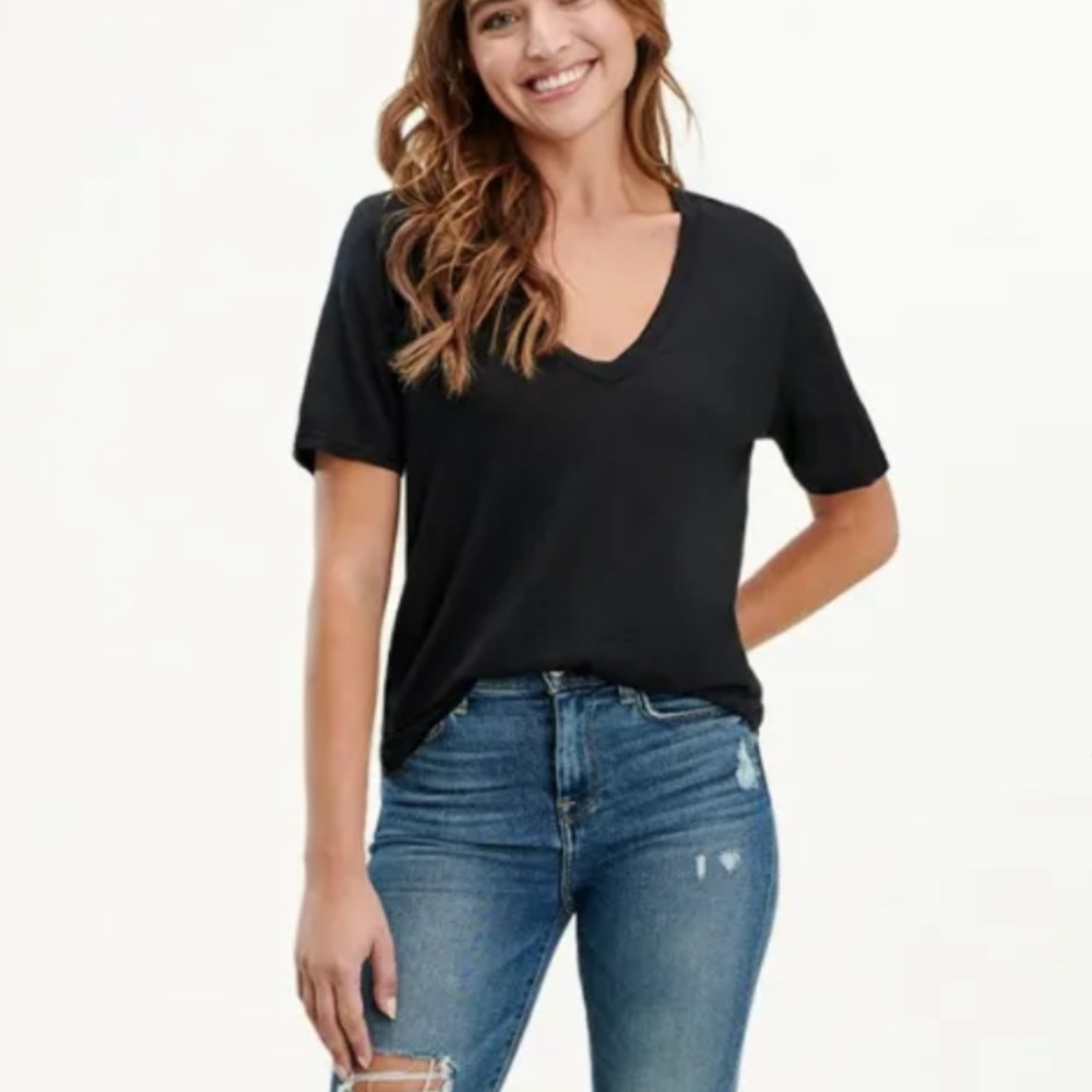 Splendid Everly Slub V-Neck Tee in Black - Picture 3 of 6